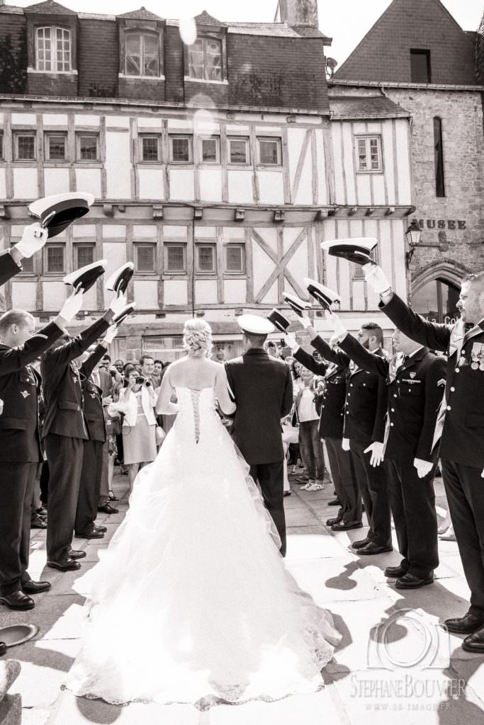 Mariage cathédrale de Vannes, haie d'honneur uniformes armée de l'air