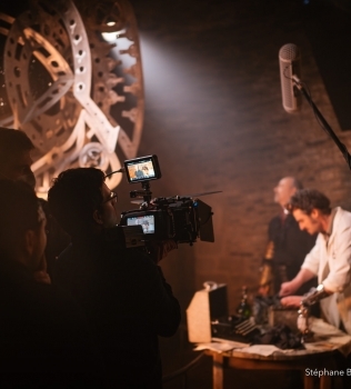 Sur le plateau de tournage du Royaume à Vapeur au Naïa Museum